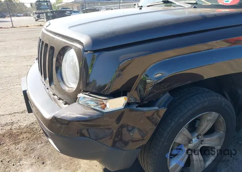 2014 Jeep Patriot Latitude z USA, uszkodzony, nr VIN 1C4NJRFBXED817055